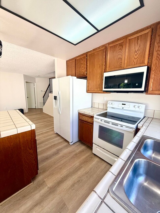Building Photo - Wonderful 4 Bedroom 2-story Townhome in "F...