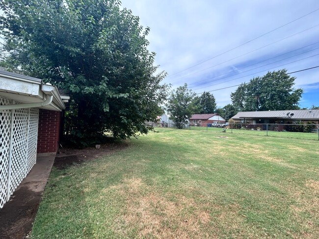 Building Photo - 504 Holbrook Cir