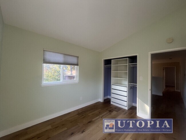 Building Photo - Bright Sunny 3-Bedroom House in Rio Del Mar