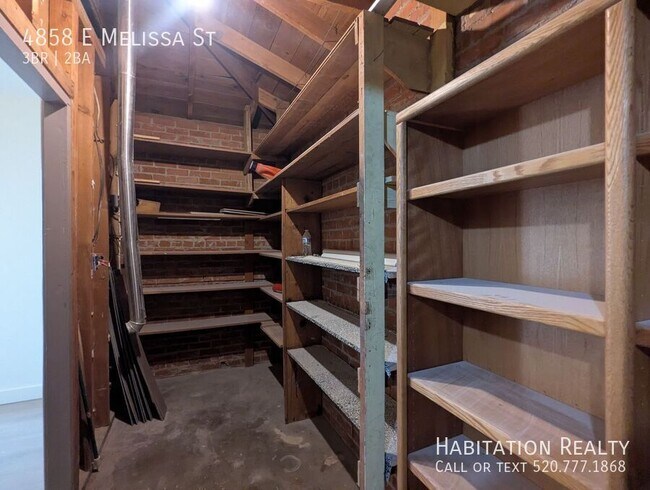 Building Photo - 4858 E Melissa St