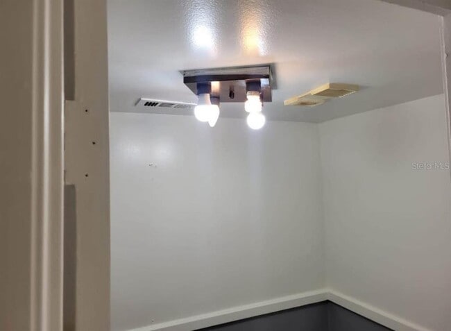 Building Photo - 3907 Bryston Dr