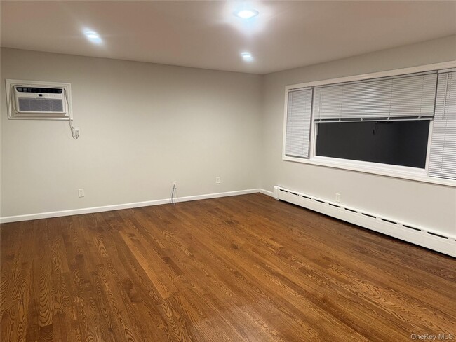 Building Photo - 18 Juniper Rd