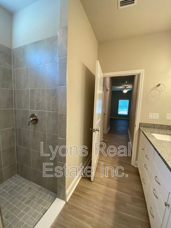 Building Photo - 17457 Billiar Ave