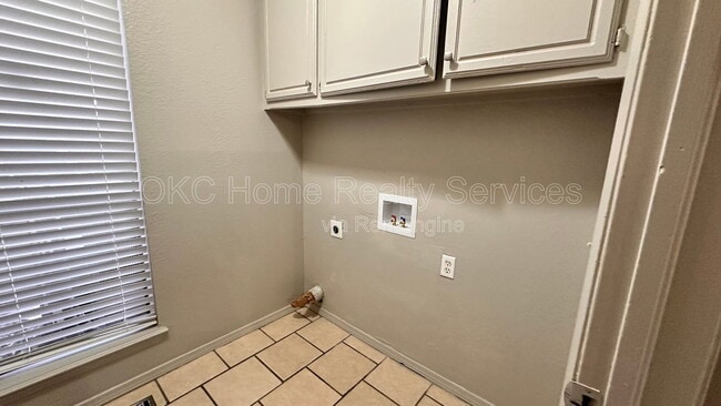 Building Photo - 6715 Lyrewood Ln