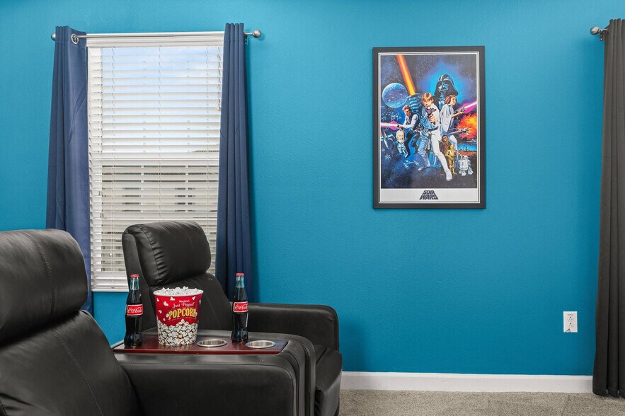 Building Photo - 1521 Flange Dr