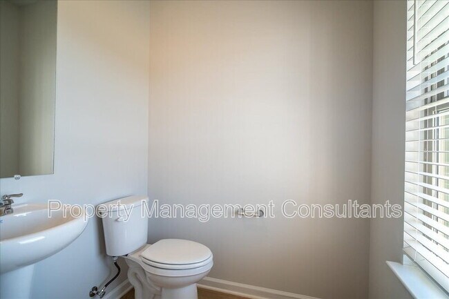 Building Photo - 22857 Dashwood Ln