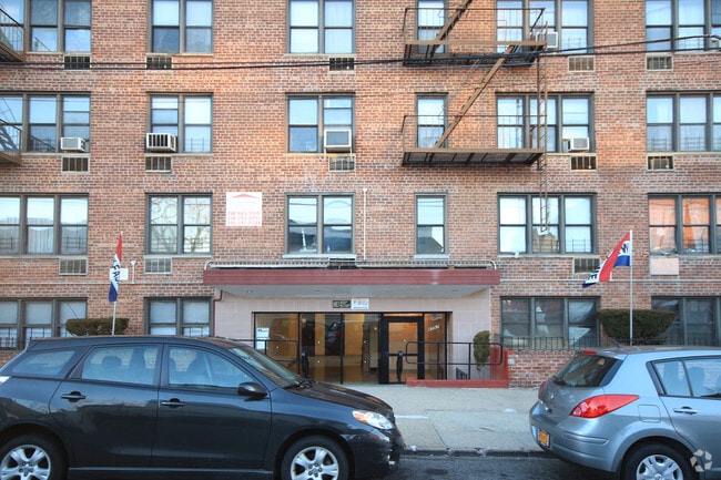 Building Photo - 87-87 171st St