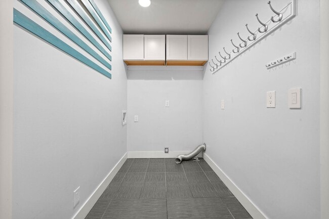 Building Photo - Available NOW! 4 Bedroom 3 Bath Beautiful Home