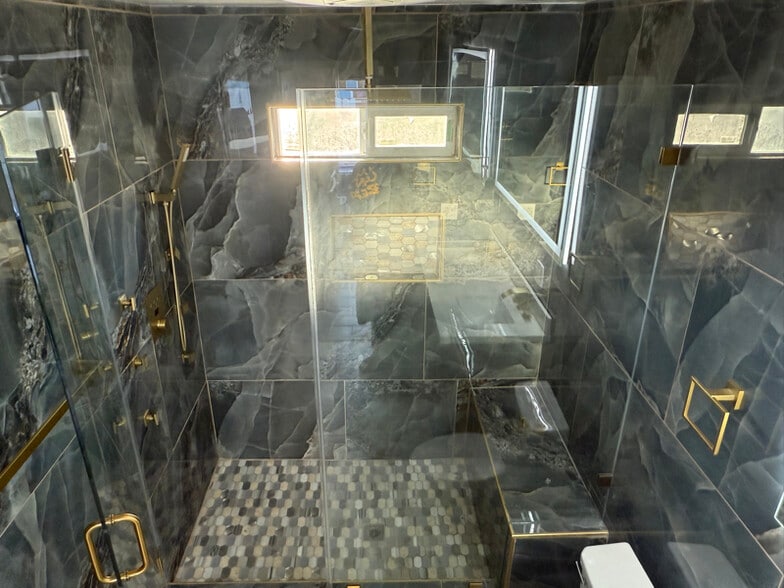 Building Photo - 1616 E Harding St