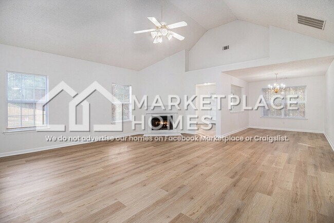 Building Photo - 10143 Deep Creek Dr