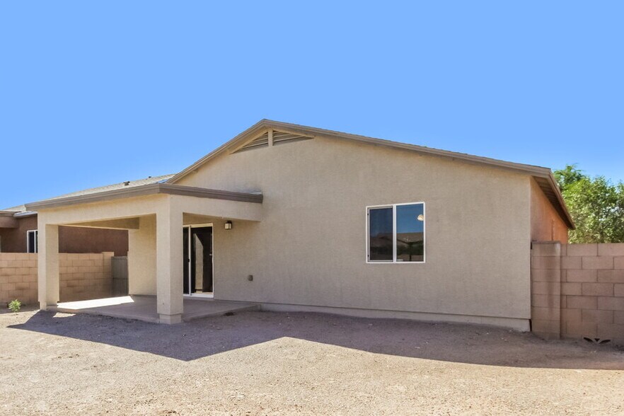 Building Photo - 5093 E Kittentails Dr