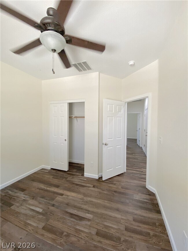 Building Photo - 1000 Aspen Cliff Dr