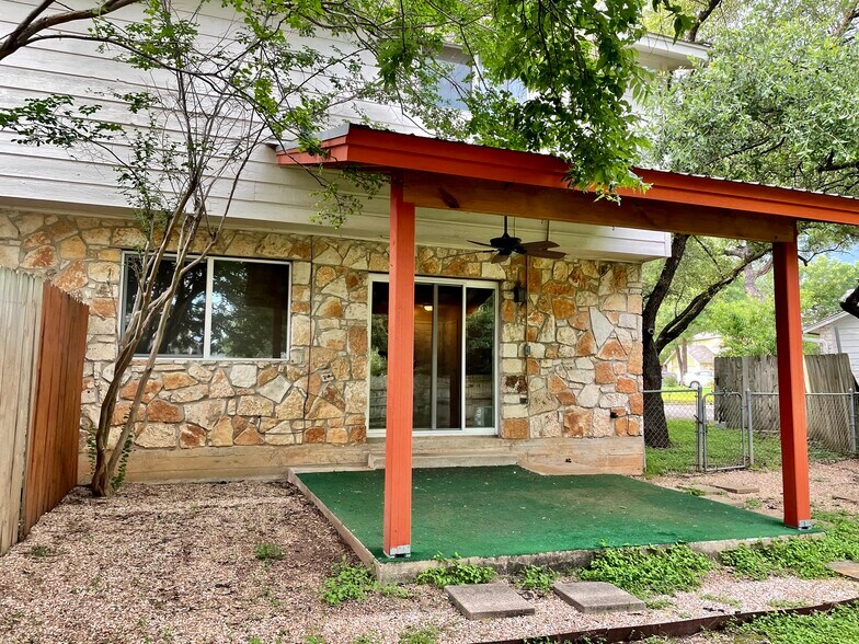 Building Photo - 9011 Sawtooth Ln