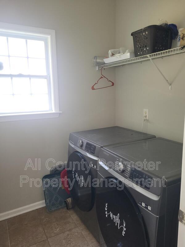 Building Photo - 380 Simonton Crest Dr SE
