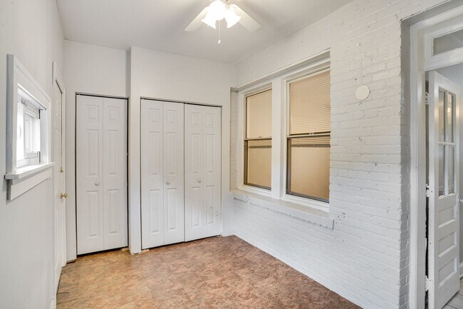 Building Photo - Kingman Park Charming Brick Townhome - Move-In Ready