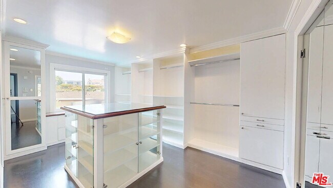 Building Photo - 4272 Don Jose Dr