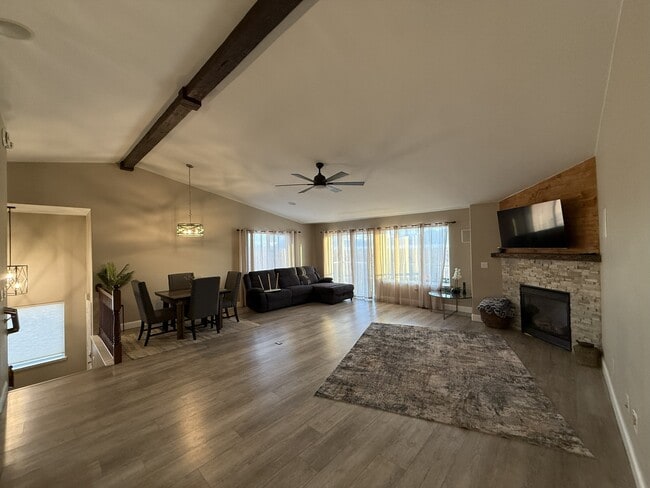 Building Photo - 6160 S Clearview Loop