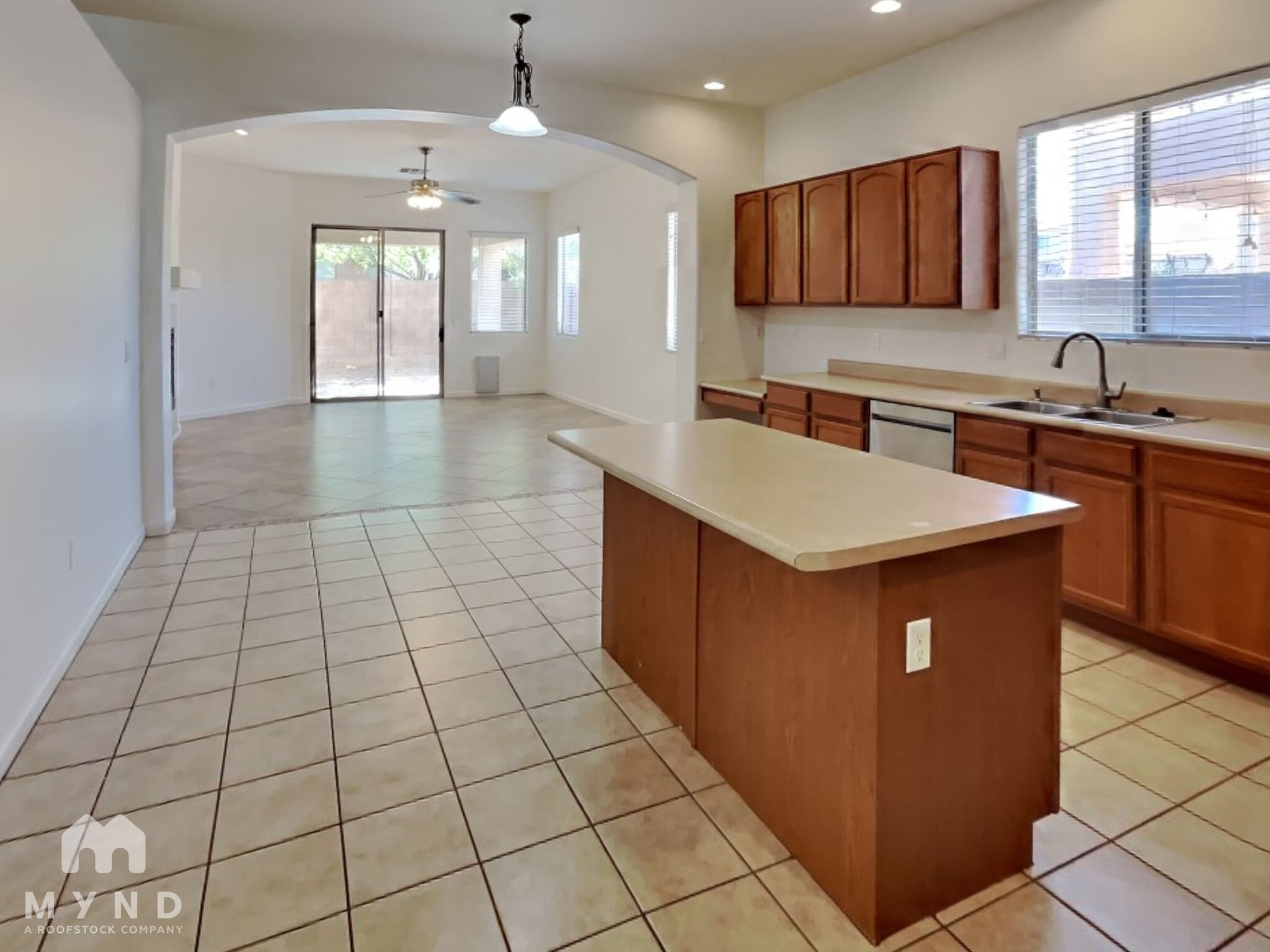 Building Photo - 12548 E Red Iron Trail