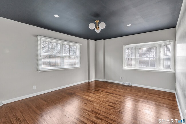 Building Photo - 245 Unquowa Rd