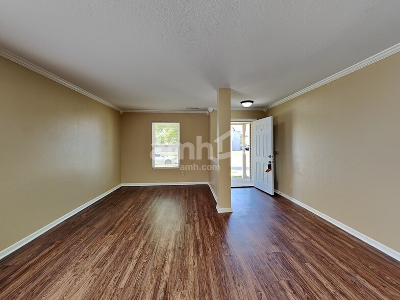 Building Photo - 8441 Wheatfield Dr