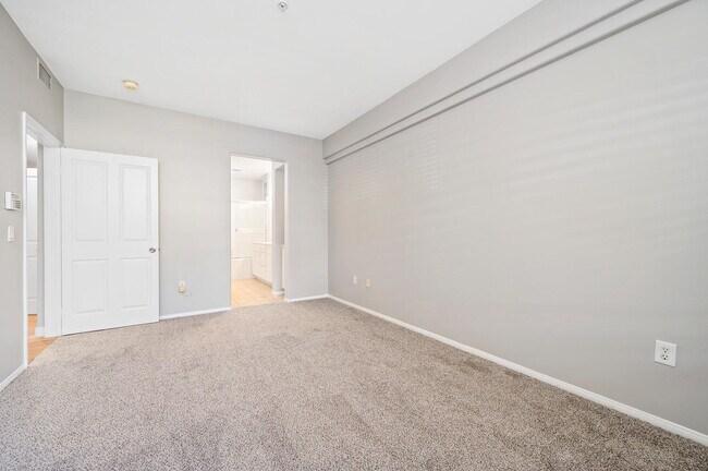 Building Photo - 2726 Dunstan Dr