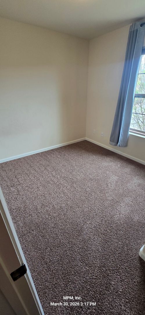 Building Photo - 3 bed 2 bath north end of town