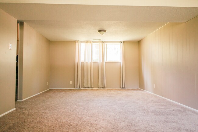 Building Photo - 11745 Hollycrest Drive