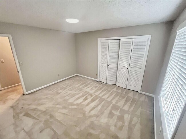 Building Photo - 2010 Shadow Bluff Ct NE