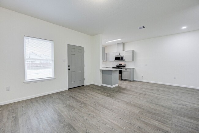 Building Photo - 1 Month FREE! Brand-New Duplex in Houston