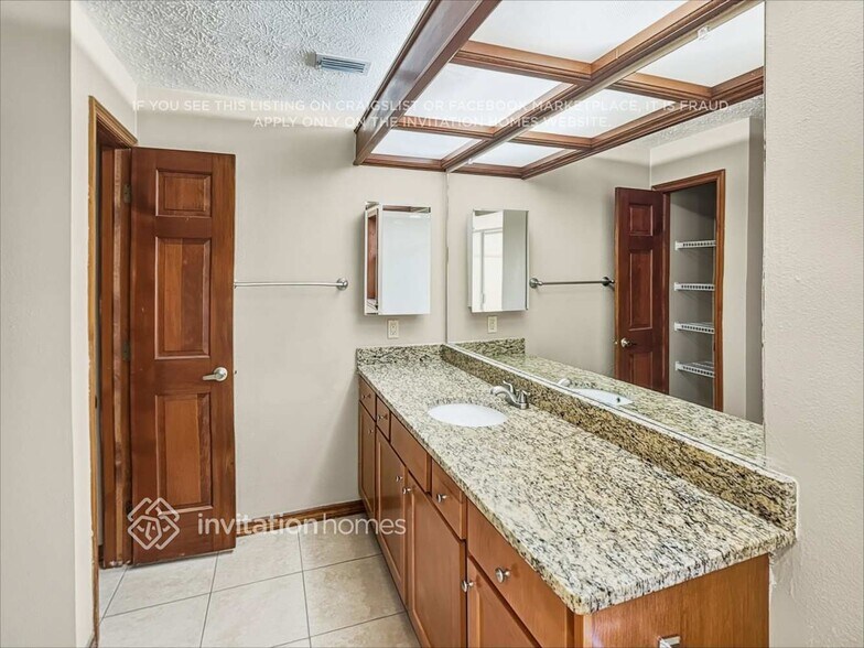 Building Photo - 3903 Applegate Cir
