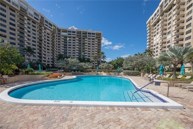 Building Photo - 4900 N Ocean Blvd