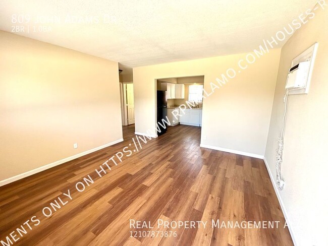 Building Photo - **MOVE-IN SPECIAL** AVAILABLE NOW! 2 Bedro...