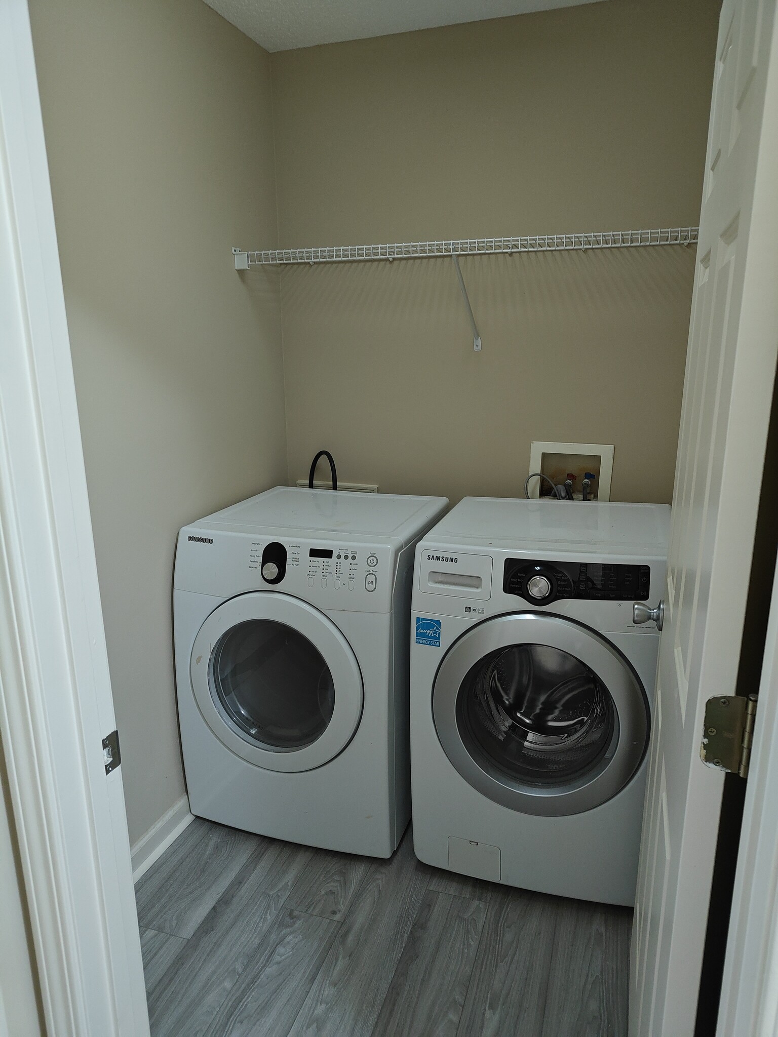 Laundry room - 2401 Elkhorn Ter