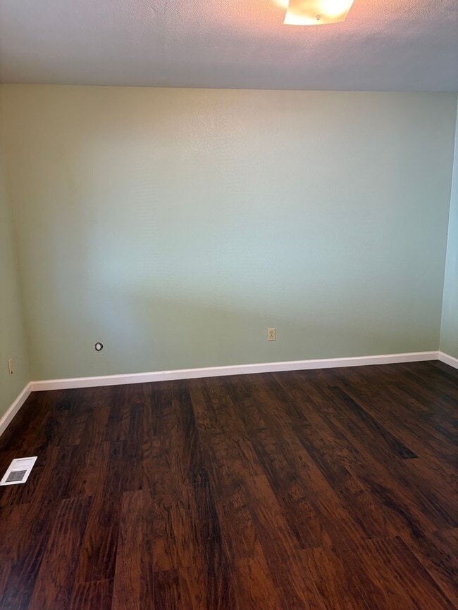 Building Photo - 1069 Ely Blvd S