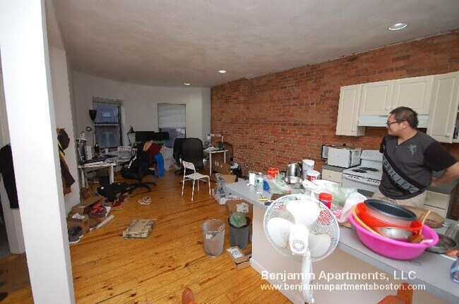 Building Photo - 610 Columbus Ave