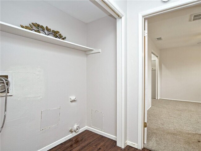 Building Photo - 9405 Quail Meadow Dr