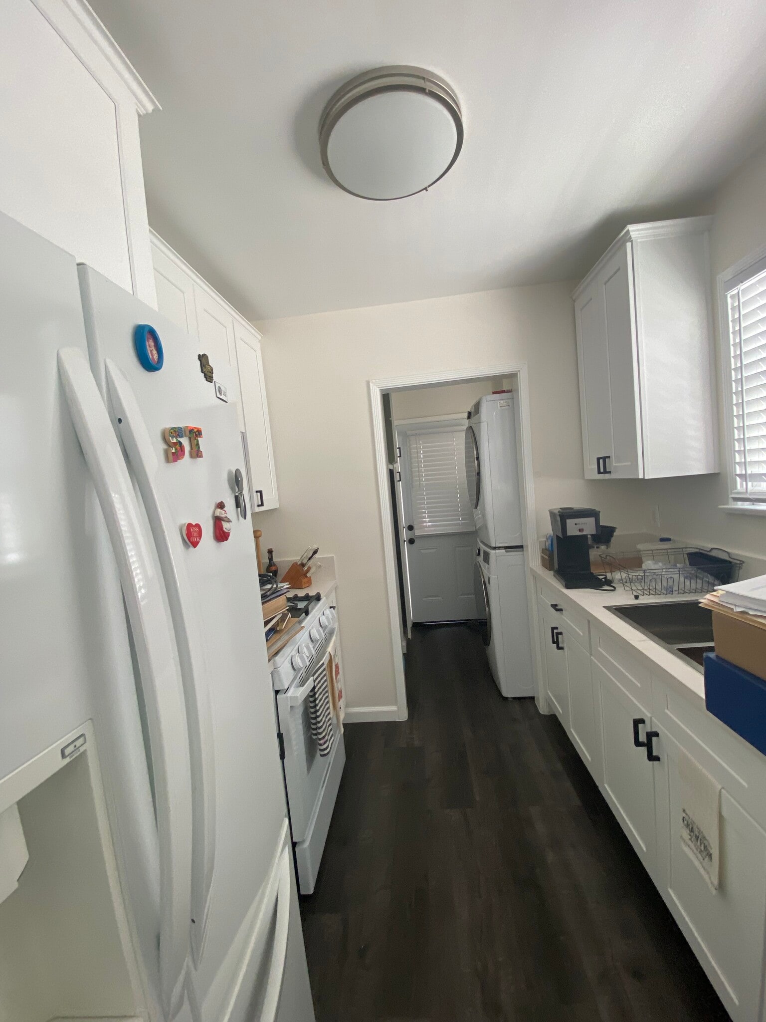 Kitchen - 1763 N Alexandria Ave