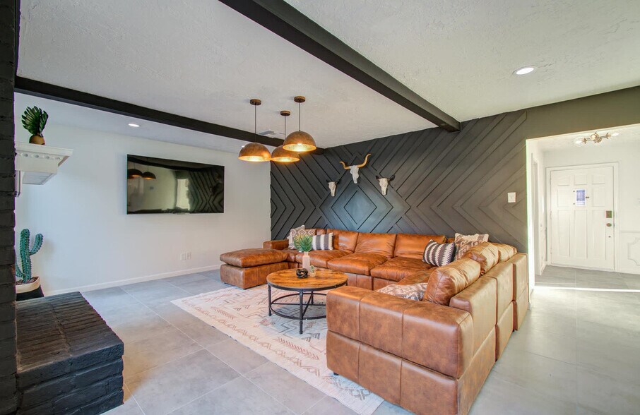Building Photo - 9614 Springmont Dr