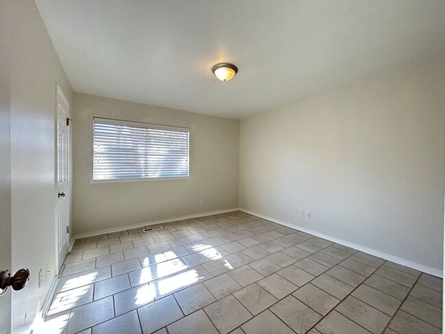 Building Photo - For Lease | Midtown Tulsa - Duplex | Avail...