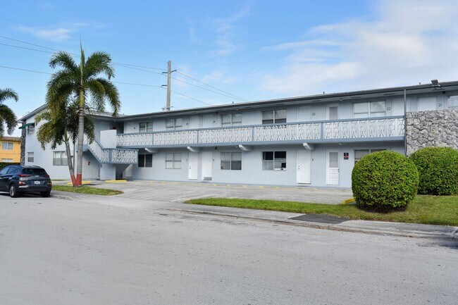 Building Photo - For Rent 2/1 Apartment for $1,850 Near Mia...