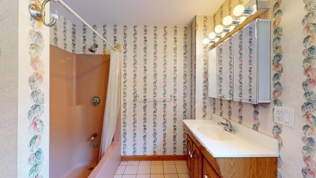 Building Photo - 273 Putnam Ave