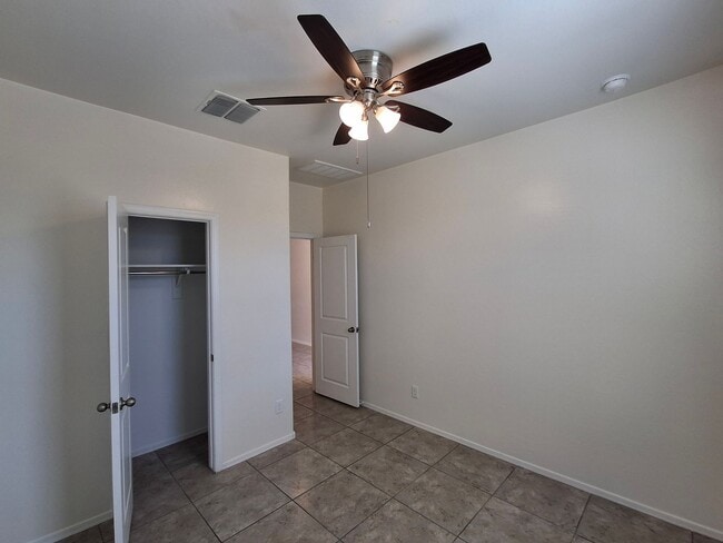 Building Photo - 3560 N Mia Ln