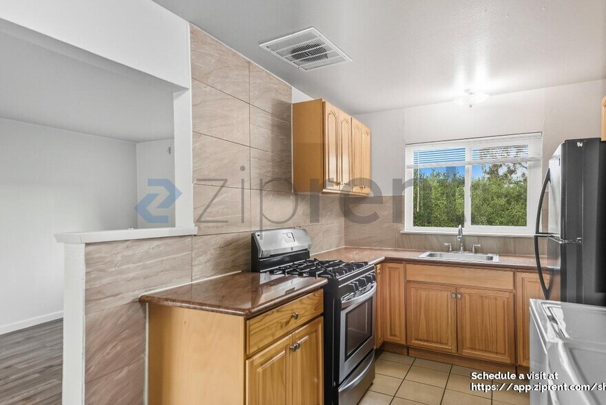 Building Photo - 1168 Tiegen Dr