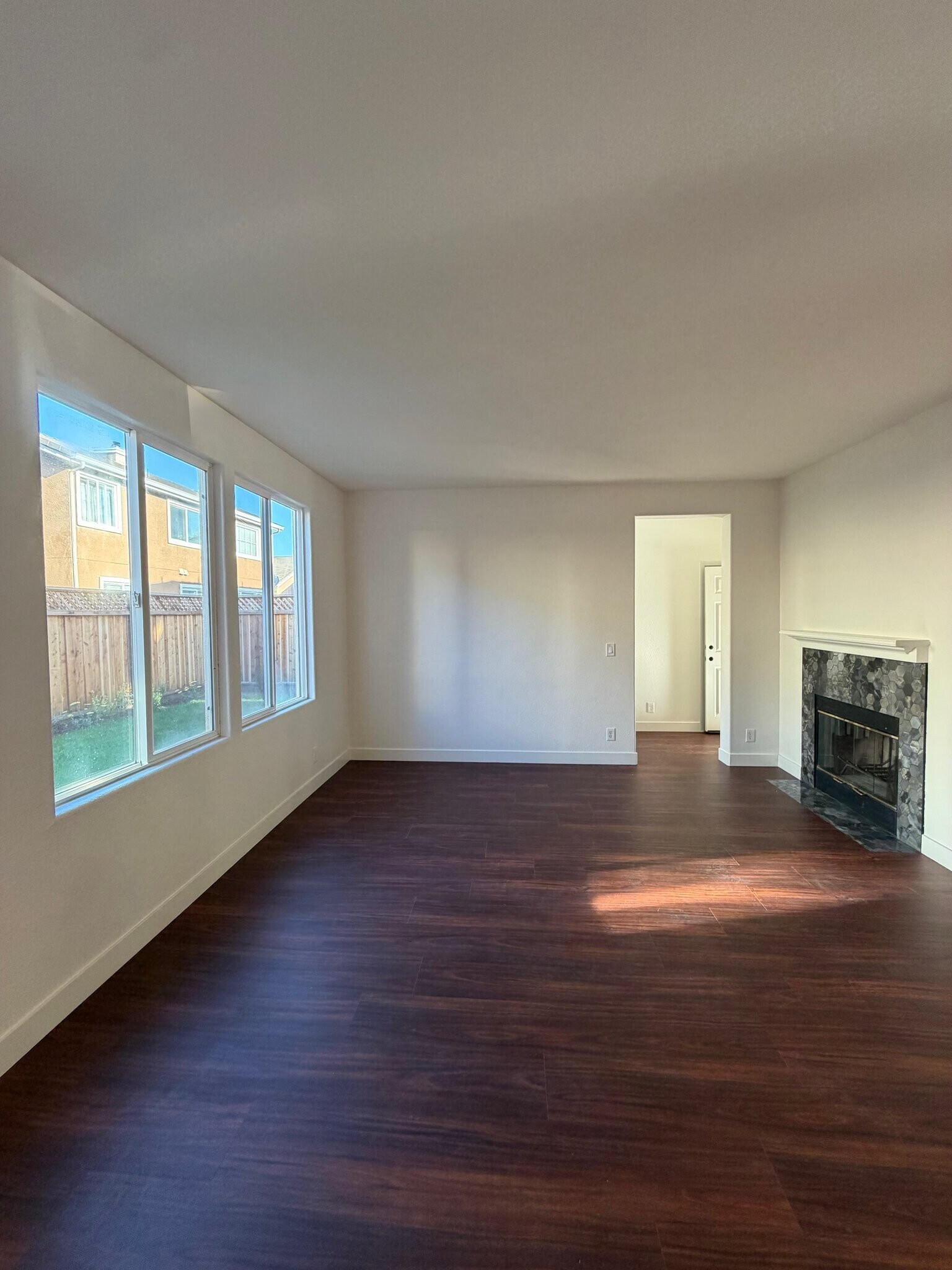 Building Photo - 8922 Del Rio Cir