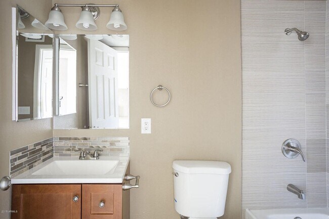 Building Photo - 5-Bedroom Tempe Home Near ASU with Garage & Covered Patio