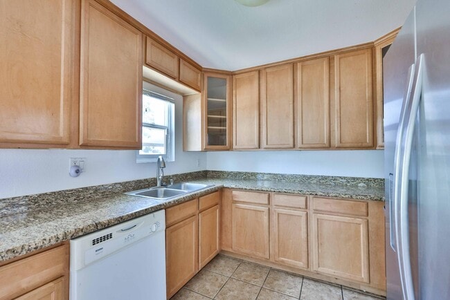 Building Photo - 6333 College Grove Way