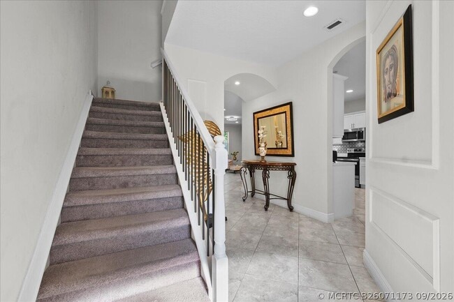 Building Photo - 131 Sword Fern Pl