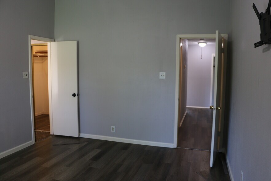 Building Photo - 446 Richvale Ln