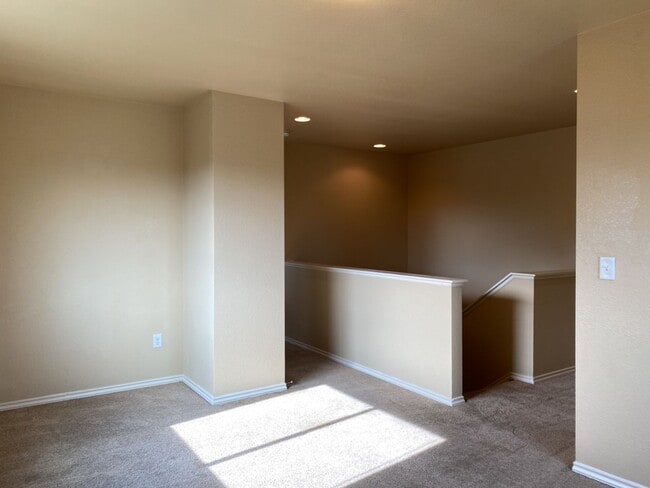 Building Photo - Lovely 3 Bed 2.5 Bath Home in Timbervine