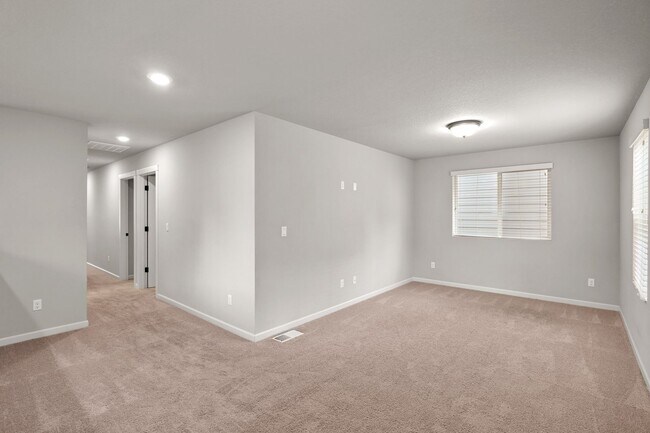 Building Photo - 9359 SW Treble Ln